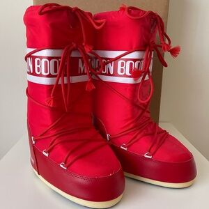 NWT Moon Boot Icon Nylon Boot